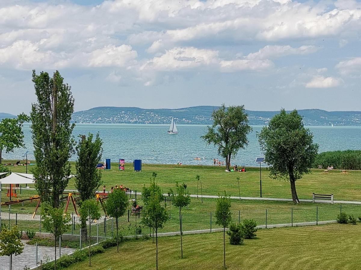 Vízpart Honvéd Apartman Balatonlelle Extérieur photo